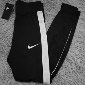 Nike tight fit high waisted leggings